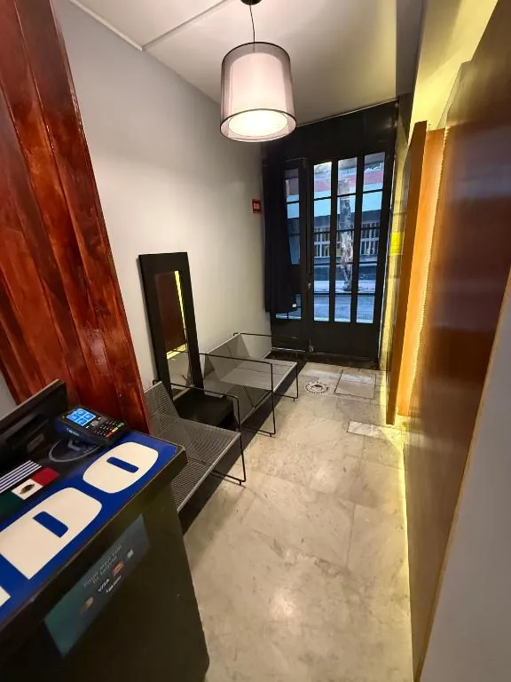 Instalaciones del Hostal Zona Rosa de Roomies Express en Juárez, CDMX